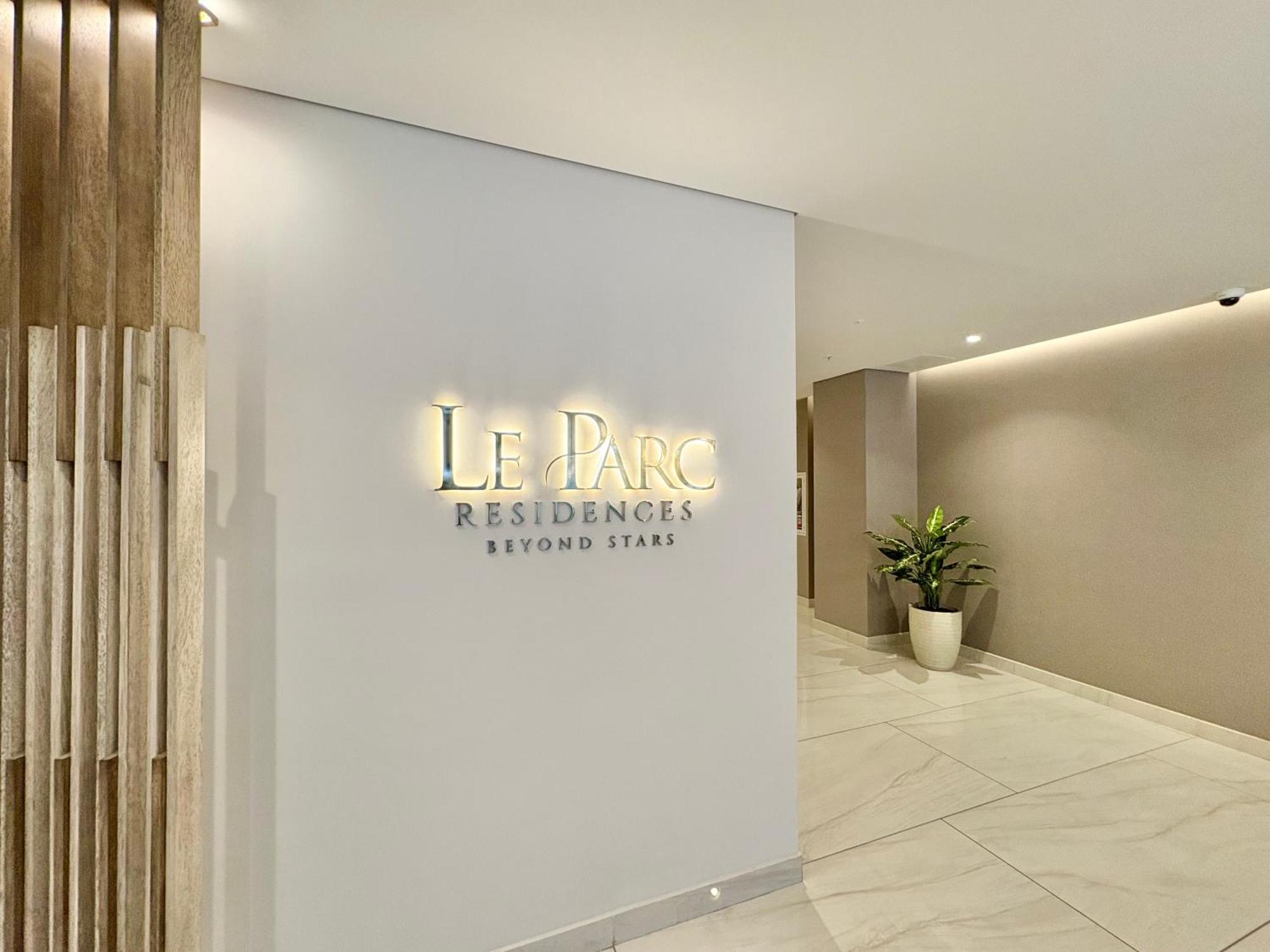 Le Parc Residences With Hotel Services Кіто Екстер'єр фото
